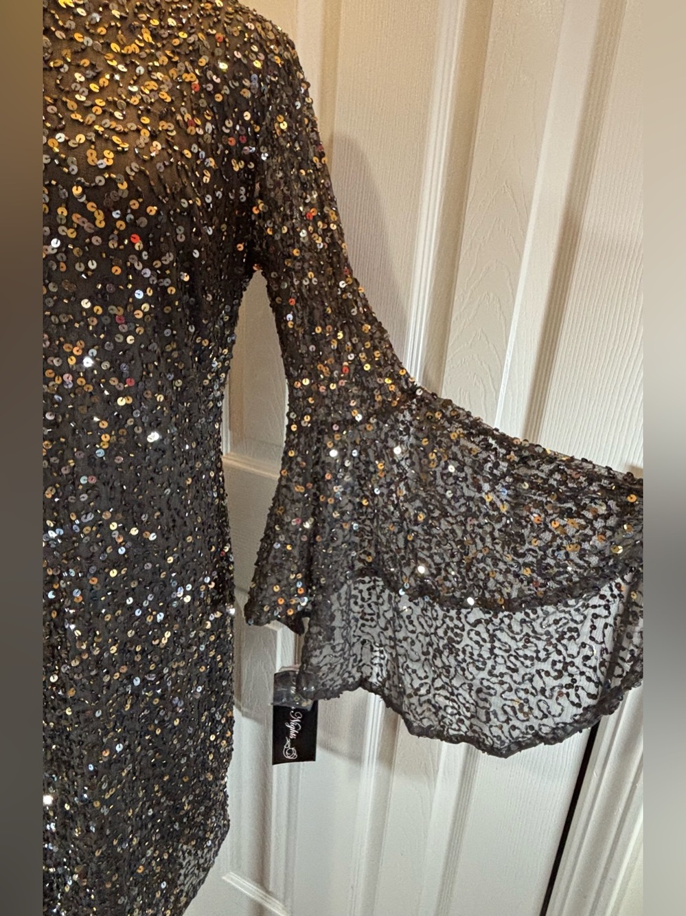 Pisarro Nights Black Sequin Bell-Sleeve Sheath Cocktail Dress - Picture 3 of 9